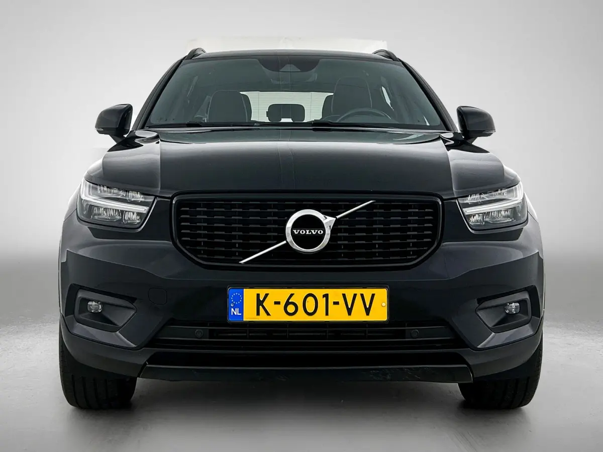 T2 130PK R-Design / Trekhaak / 1/2 Leder / Airco-ecc./ Navigatie / Stoelverwarming / Pdc. / Apk 11-2026