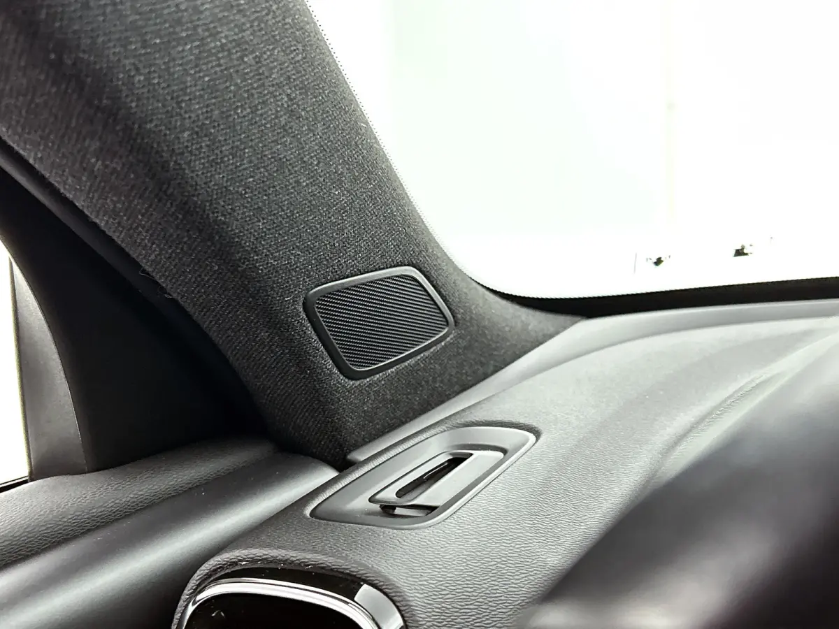 T2 130PK R-Design / Trekhaak / 1/2 Leder / Airco-ecc./ Navigatie / Stoelverwarming / Pdc. / Apk 11-2028
