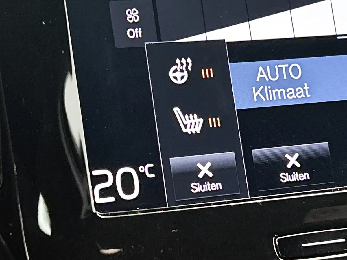 T2 130PK R-Design / Trekhaak / 1/2 Leder / Airco-ecc./ Navigatie / Stoelverwarming / Pdc. / Apk 11-2028