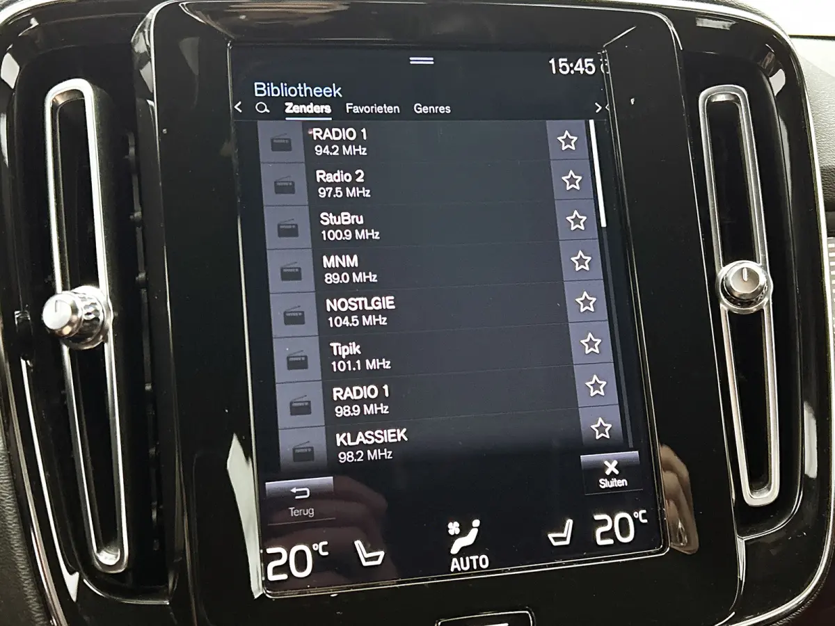 T2 130PK R-Design / Trekhaak / 1/2 Leder / Airco-ecc./ Navigatie / Stoelverwarming / Pdc. / Apk 11-2028