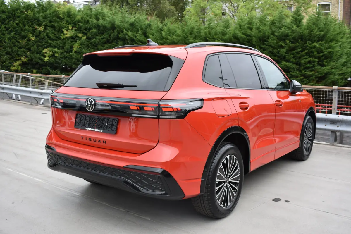 1.5 TSI eHybrid PHEV 272PK R-Line | Schuif-kanteldak | Elektrische achterklep | Harman Kardon | 360 camera | Head-up display | Design Pakket | Comfort Pakket Plus | VERLENGDE GARANTIE