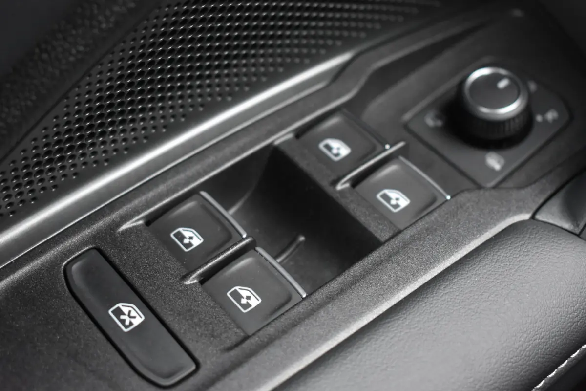 1.5 TSI eHybrid PHEV 272PK R-Line | Schuif-kanteldak | Elektrische achterklep | Harman Kardon | 360 camera | Head-up display | Design Pakket | Comfort Pakket Plus | VERLENGDE GARANTIE