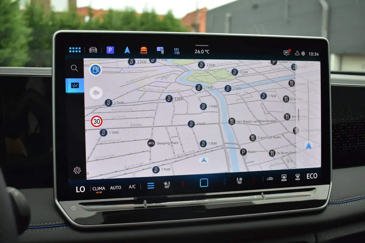 1.5 TSI eHybrid PHEV 272PK R-Line | Schuif-kanteldak | Elektrische achterklep | Harman Kardon | 360 camera | Head-up display | Design Pakket | Comfort Pakket Plus | VERLENGDE GARANTIE