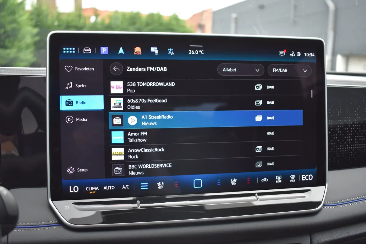 1.5 TSI eHybrid PHEV 272PK R-Line | Schuif-kanteldak | Elektrische achterklep | Harman Kardon | 360 camera | Head-up display | Design Pakket | Comfort Pakket Plus | VERLENGDE GARANTIE
