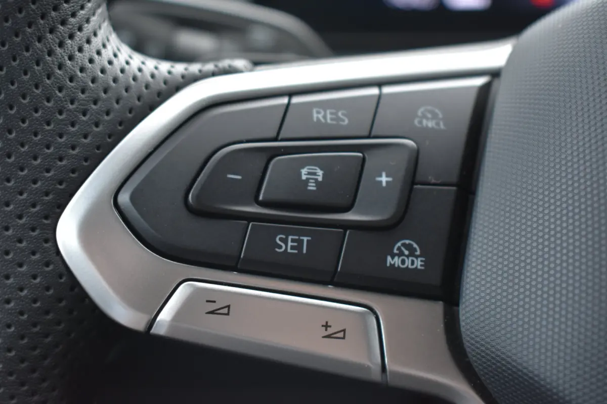 1.5 TSI eHybrid PHEV 272PK R-Line | Schuif-kanteldak | Elektrische achterklep | Harman Kardon | 360 camera | Head-up display | Design Pakket | Comfort Pakket Plus | VERLENGDE GARANTIE