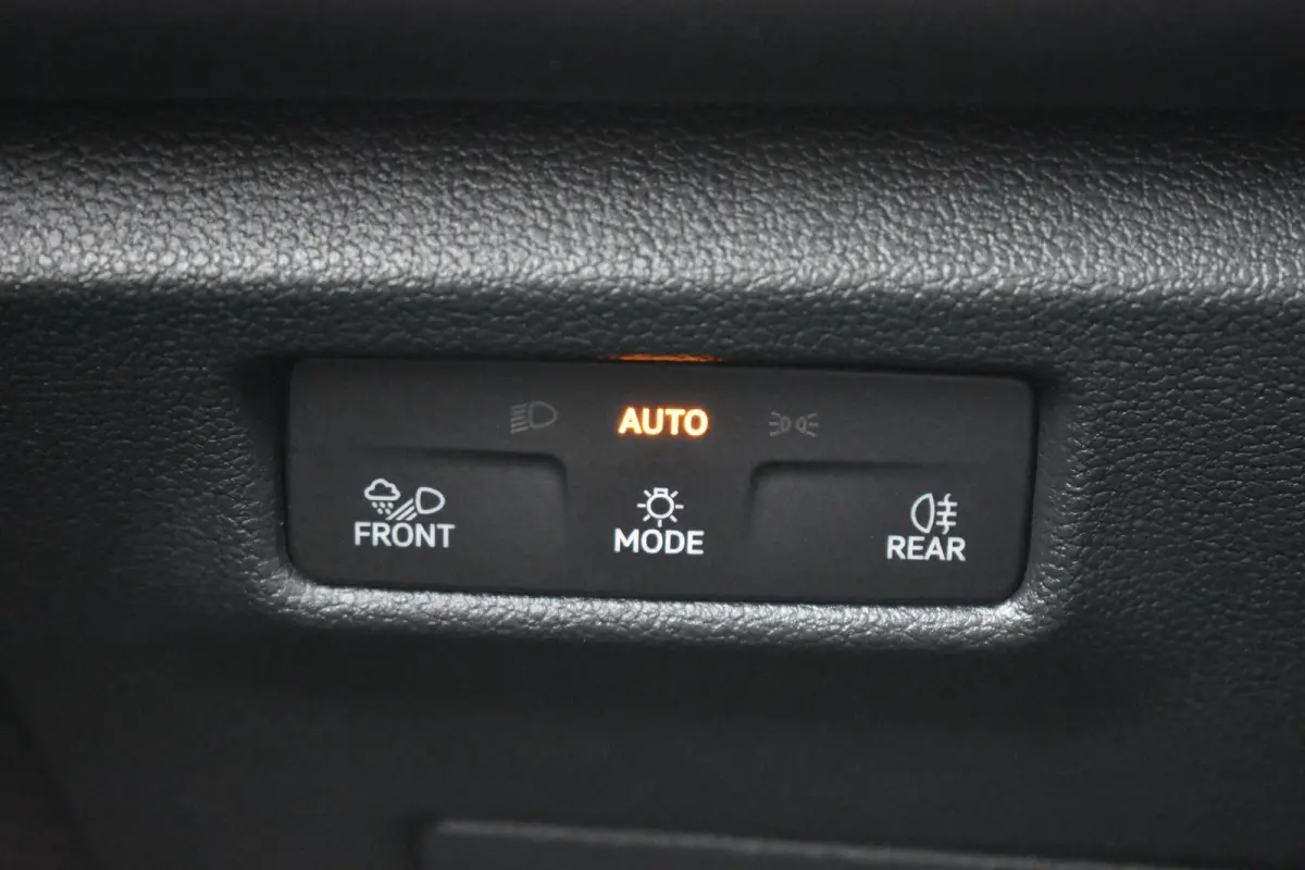 1.5 TSI eHybrid PHEV 272PK R-Line | Schuif-kanteldak | Elektrische achterklep | Harman Kardon | 360 camera | Head-up display | Design Pakket | Comfort Pakket Plus | VERLENGDE GARANTIE