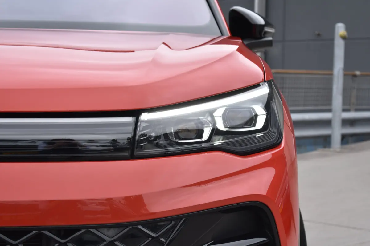 1.5 TSI eHybrid PHEV 272PK R-Line | Schuif-kanteldak | Elektrische achterklep | Harman Kardon | 360 camera | Head-up display | Design Pakket | Comfort Pakket Plus | VERLENGDE GARANTIE