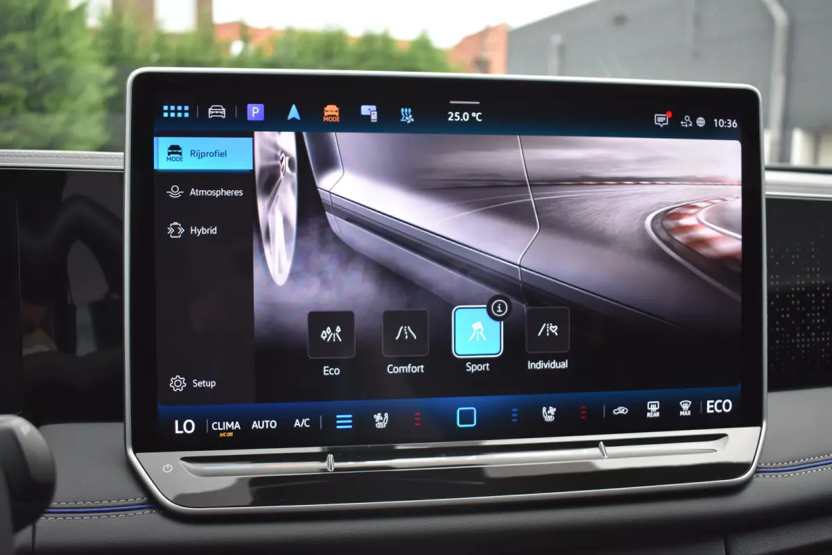 1.5 TSI eHybrid PHEV 272PK R-Line | Schuif-kanteldak | Elektrische achterklep | Harman Kardon | 360 camera | Head-up display | Design Pakket | Comfort Pakket Plus | VERLENGDE GARANTIE