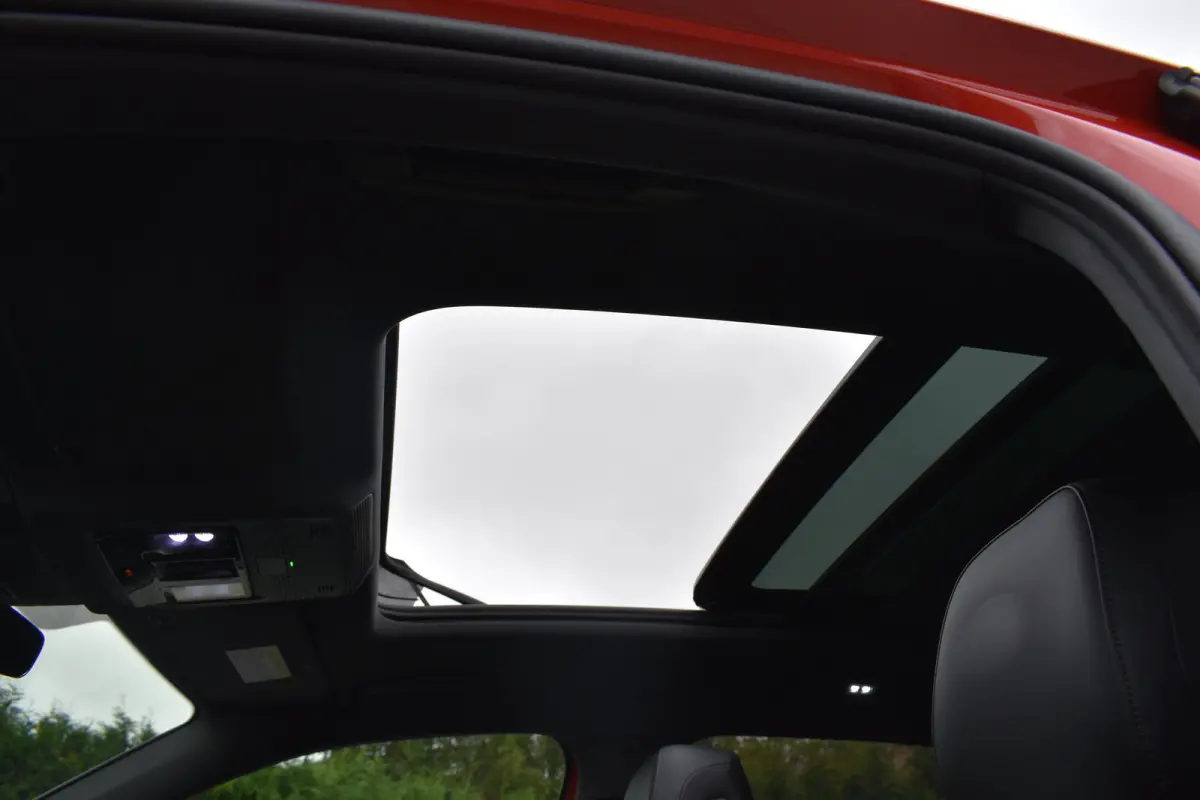 1.5 TSI eHybrid PHEV 272PK R-Line | Schuif-kanteldak | Elektrische achterklep | Harman Kardon | 360 camera | Head-up display | Design Pakket | Comfort Pakket Plus | VERLENGDE GARANTIE
