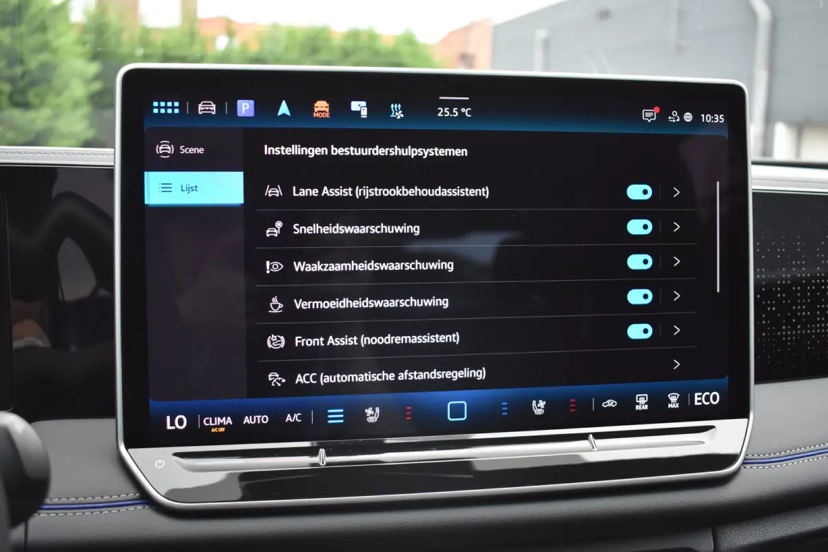 1.5 TSI eHybrid PHEV 272PK R-Line | Schuif-kanteldak | Elektrische achterklep | Harman Kardon | 360 camera | Head-up display | Design Pakket | Comfort Pakket Plus | VERLENGDE GARANTIE