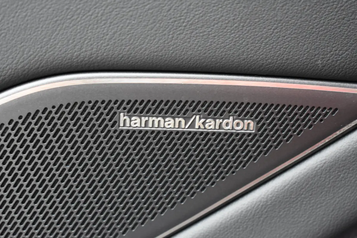 1.5 TSI eHybrid PHEV 272PK R-Line | Schuif-kanteldak | Elektrische achterklep | Harman Kardon | 360 camera | Head-up display | Design Pakket | Comfort Pakket Plus | VERLENGDE GARANTIE