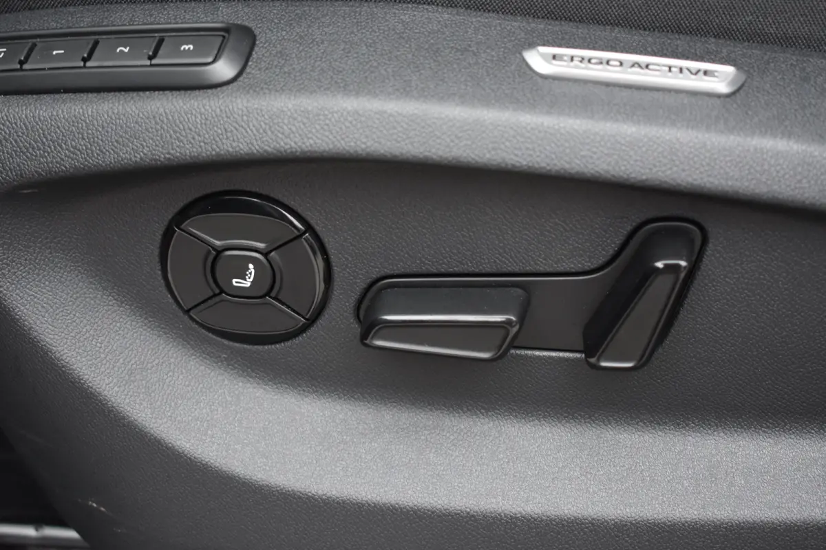 1.5 TSI eHybrid PHEV 272PK R-Line | Schuif-kanteldak | Elektrische achterklep | Harman Kardon | 360 camera | Head-up display | Design Pakket | Comfort Pakket Plus | VERLENGDE GARANTIE