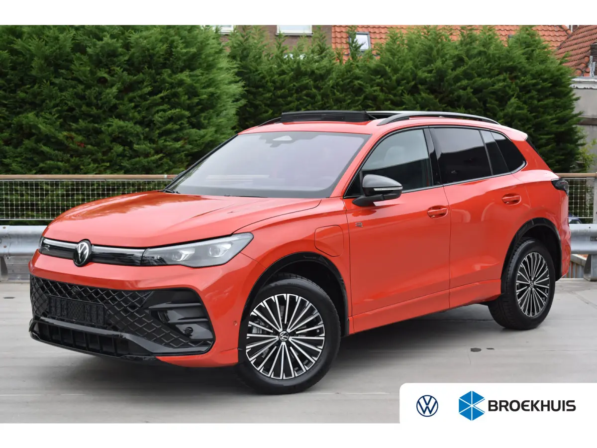 1.5 TSI eHybrid PHEV 272PK R-Line | Schuif-kanteldak | Elektrische achterklep | Harman Kardon | 360 camera | Head-up display | Design Pakket | Comfort Pakket Plus | VERLENGDE GARANTIE