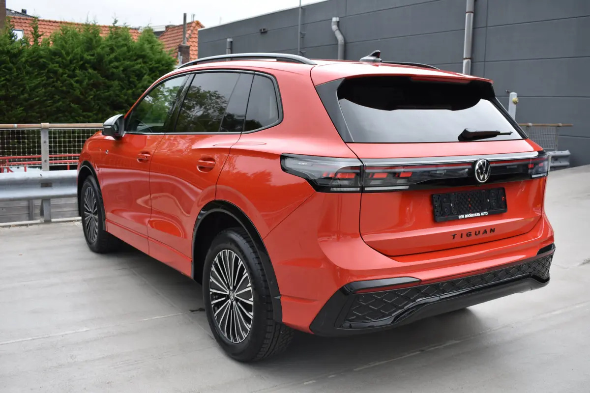 1.5 TSI eHybrid PHEV 272PK R-Line | Schuif-kanteldak | Elektrische achterklep | Harman Kardon | 360 camera | Head-up display | Design Pakket | Comfort Pakket Plus | VERLENGDE GARANTIE