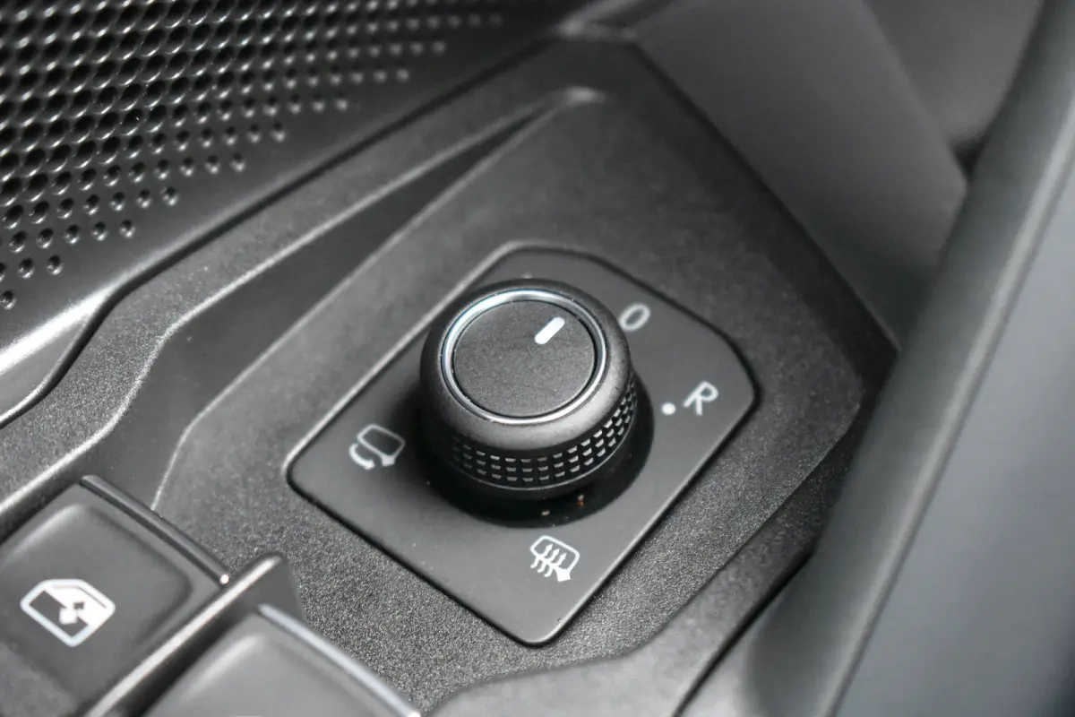 1.5 TSI eHybrid PHEV 272PK R-Line | Schuif-kanteldak | Elektrische achterklep | Harman Kardon | 360 camera | Head-up display | Design Pakket | Comfort Pakket Plus | VERLENGDE GARANTIE