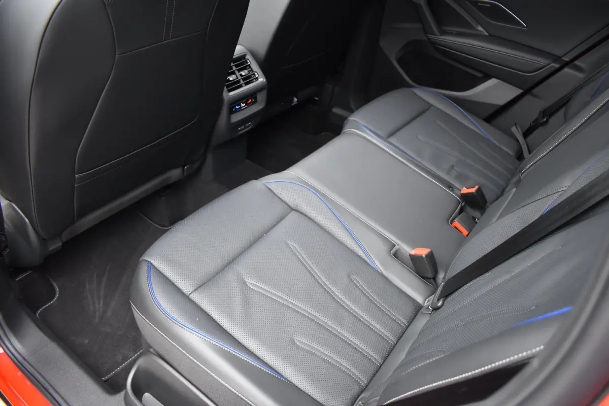 1.5 TSI eHybrid PHEV 272PK R-Line | Schuif-kanteldak | Elektrische achterklep | Harman Kardon | 360 camera | Head-up display | Design Pakket | Comfort Pakket Plus | VERLENGDE GARANTIE