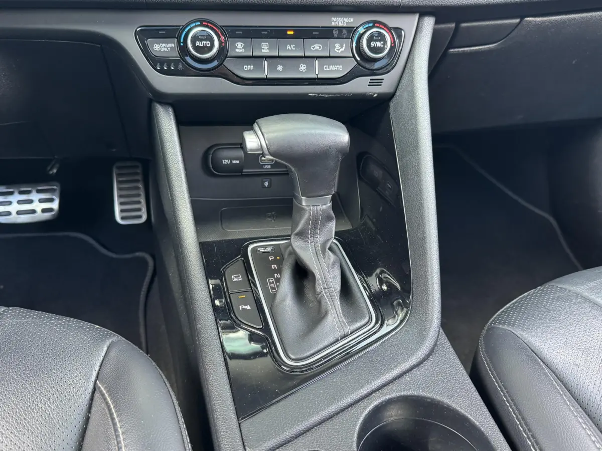 1.6 GDi HYBRID EXECUTIVELINE I AUTOMAAT I TREKHAAK (1300KG) I SCHUIFDAK I NIEUW MODEL