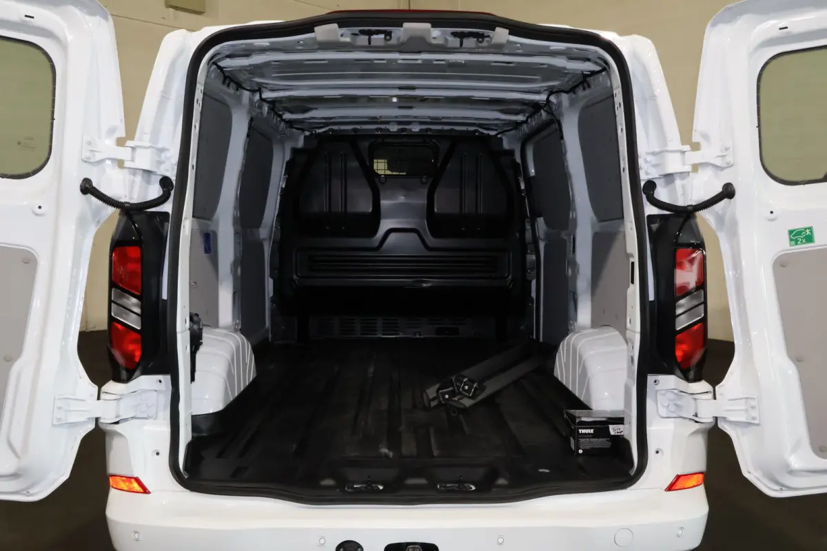 2.0 TDci 130pk L1 H1 Automaat Limited Navigatie 360gr Camera