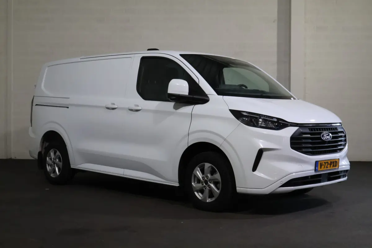 2.0 TDci 130pk L1 H1 Automaat Limited Navigatie 360gr Camera
