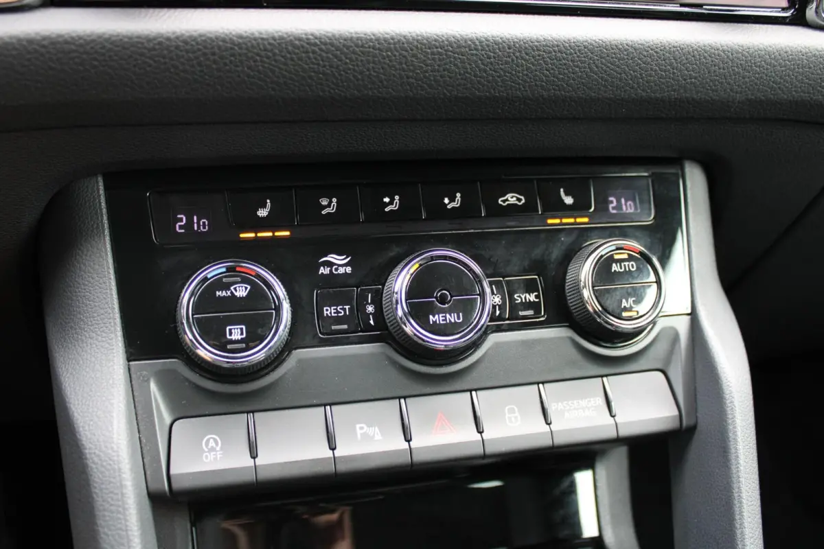 1.5 TSI Limited Business Edition|Automaat|ACC|LED|Trekhaak|Stoelverw|Carplay|DAB