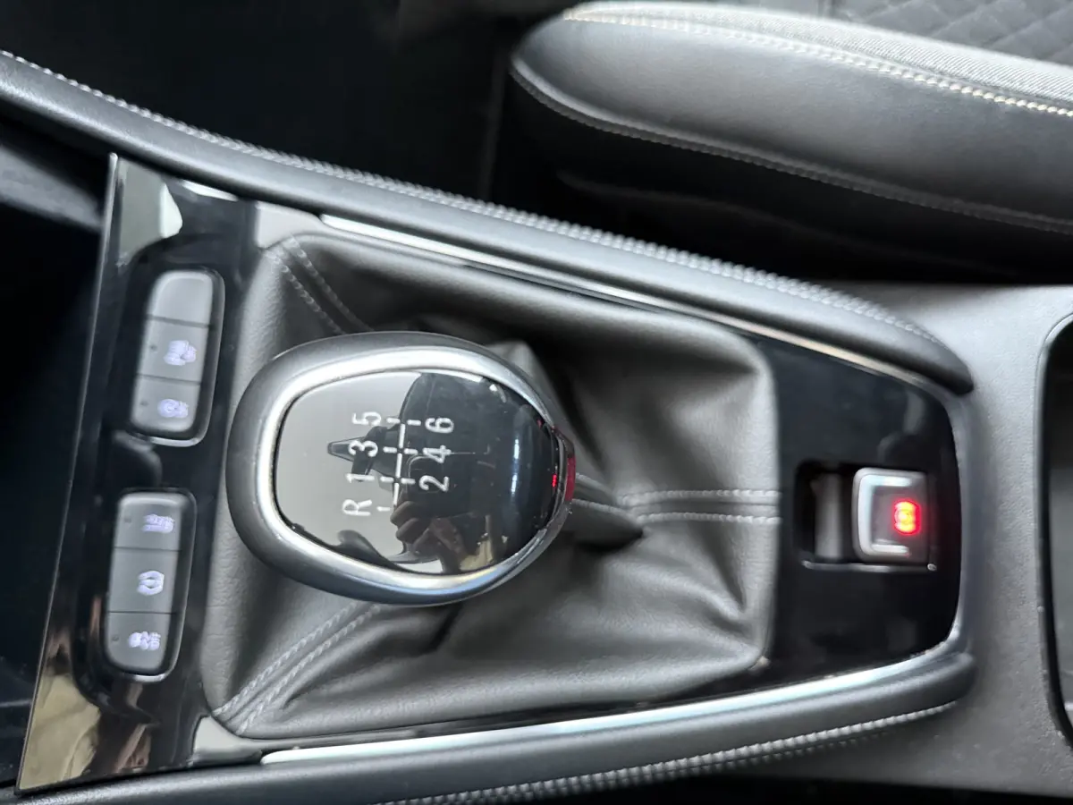 1.2 Turbo Business + | RIEM VERVANGEN! | Cruise control | LED dagrijverlichting | Lichtmetalen velgen 17"
