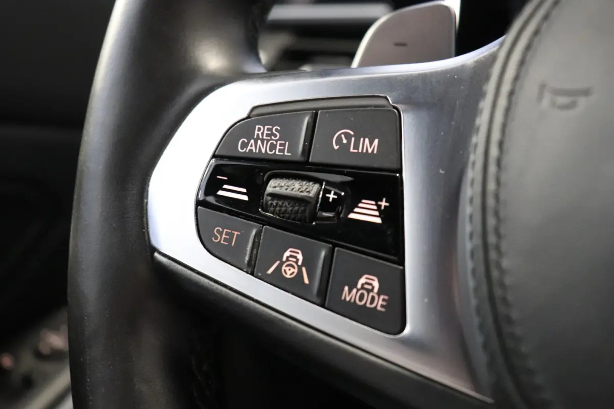 330e xDrive High Executive M-sport | H&K Audio | 360 Camera | ACC | Laser | Trekhaak | €20.900,- incl. BTW