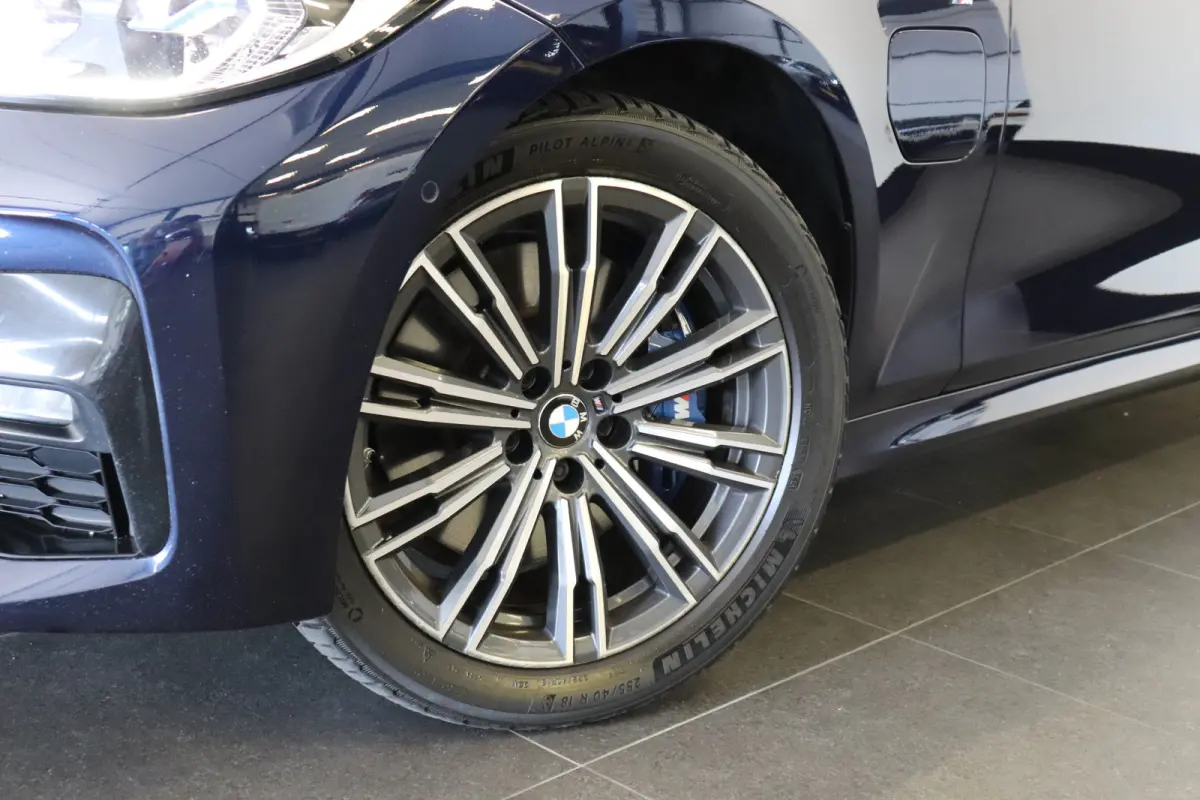 330e xDrive High Executive M-sport | H&K Audio | 360 Camera | ACC | Laser | Trekhaak | €20.900,- incl. BTW