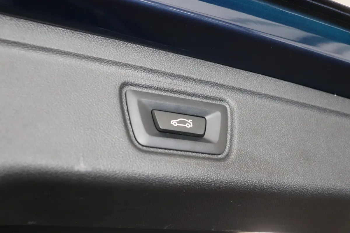 330e xDrive High Executive M-sport | H&K Audio | 360 Camera | ACC | Laser | Trekhaak | €20.900,- incl. BTW