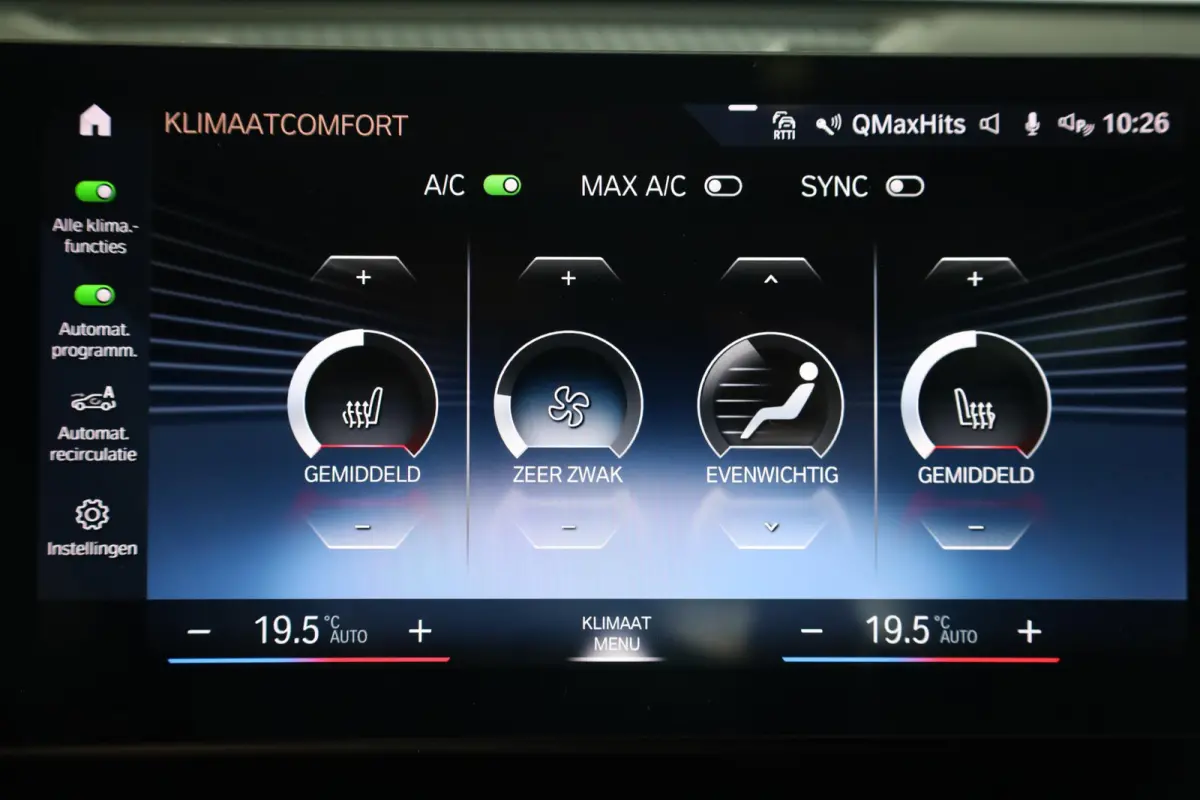 sDrive18i xLine | Panorama dak | Driving Assistant Plus | achteruitrijcamera | afneembare trekhaak | Stoelverwarming
