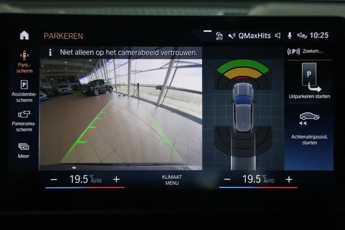 sDrive18i xLine | Panorama dak | Driving Assistant Plus | achteruitrijcamera | afneembare trekhaak | Stoelverwarming