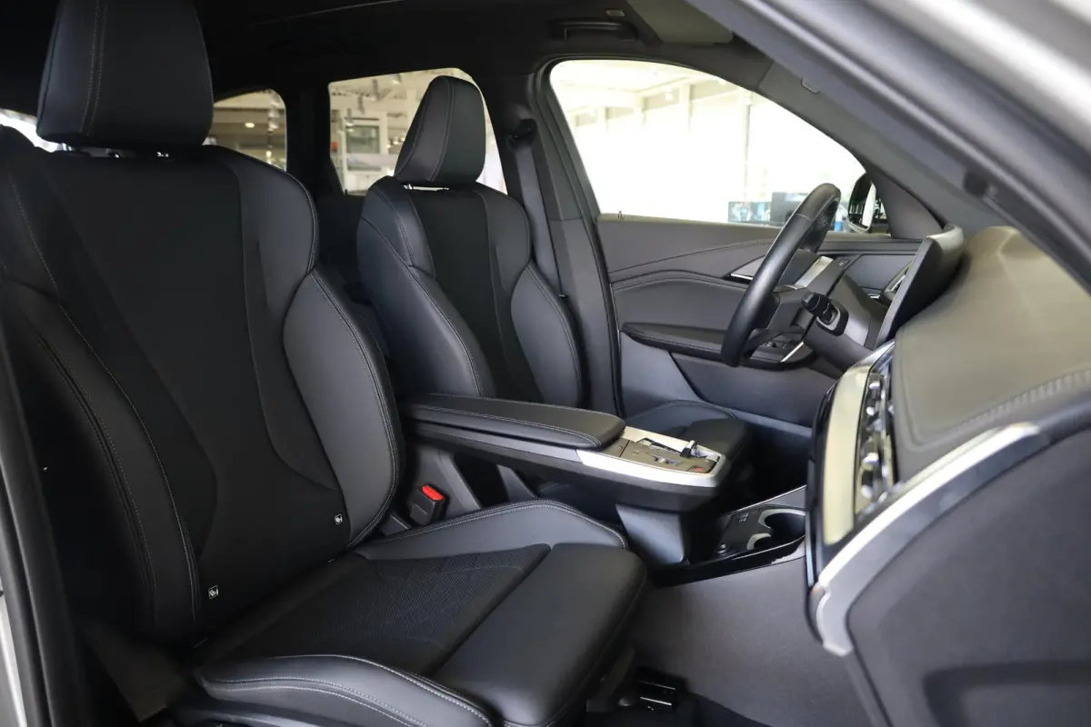 sDrive18i xLine | Panorama dak | Driving Assistant Plus | achteruitrijcamera | afneembare trekhaak | Stoelverwarming