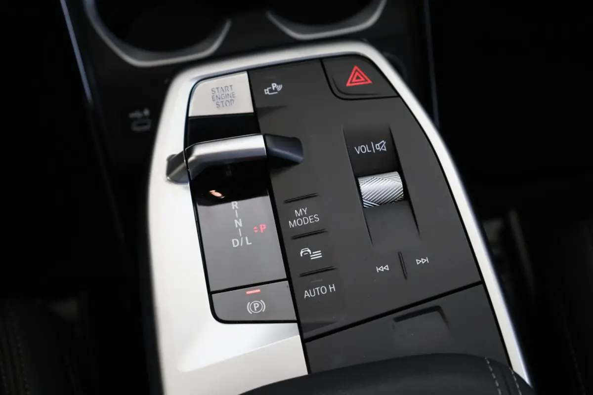 sDrive18i xLine | Panorama dak | Driving Assistant Plus | achteruitrijcamera | afneembare trekhaak | Stoelverwarming