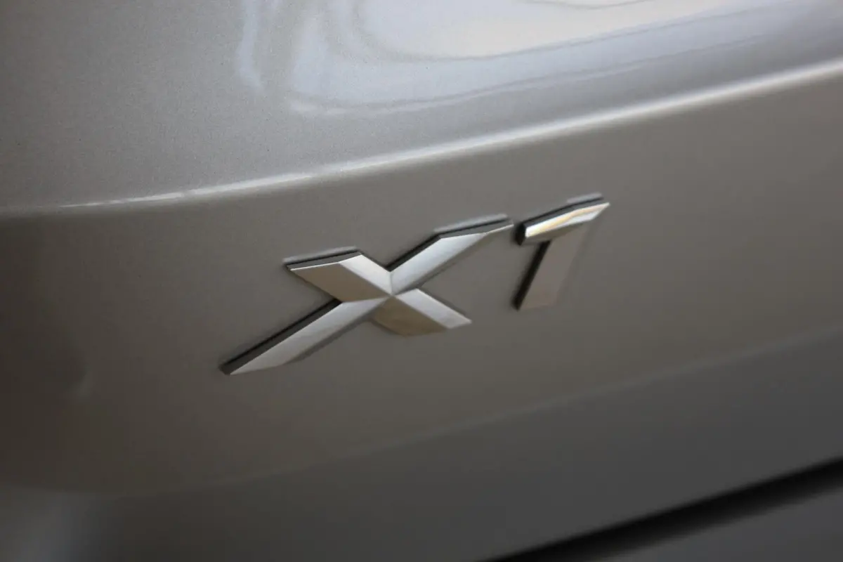 sDrive18i xLine | Panorama dak | Driving Assistant Plus | achteruitrijcamera | afneembare trekhaak | Stoelverwarming