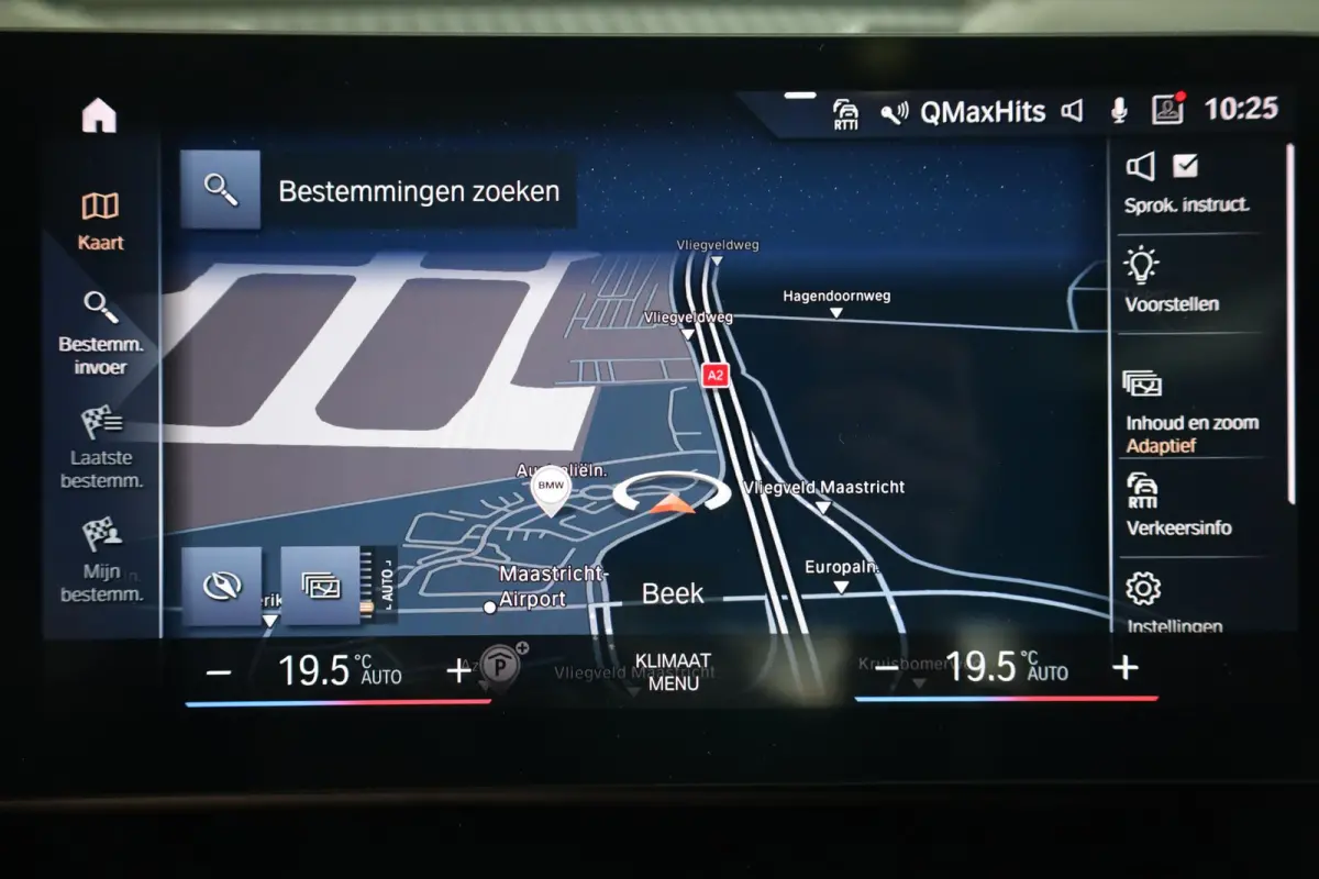 sDrive18i xLine | Panorama dak | Driving Assistant Plus | achteruitrijcamera | afneembare trekhaak | Stoelverwarming
