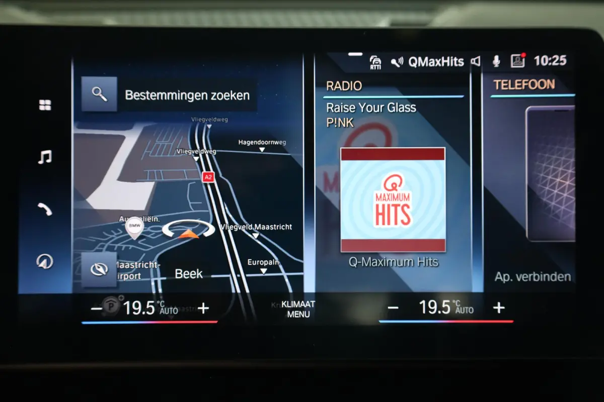 sDrive18i xLine | Panorama dak | Driving Assistant Plus | achteruitrijcamera | afneembare trekhaak | Stoelverwarming