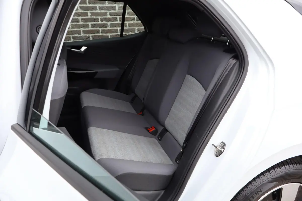 145pk Pro 58 kWh | SoH 93% | Navigatie | All Seasonbanden | Volautomatische Airconditioning