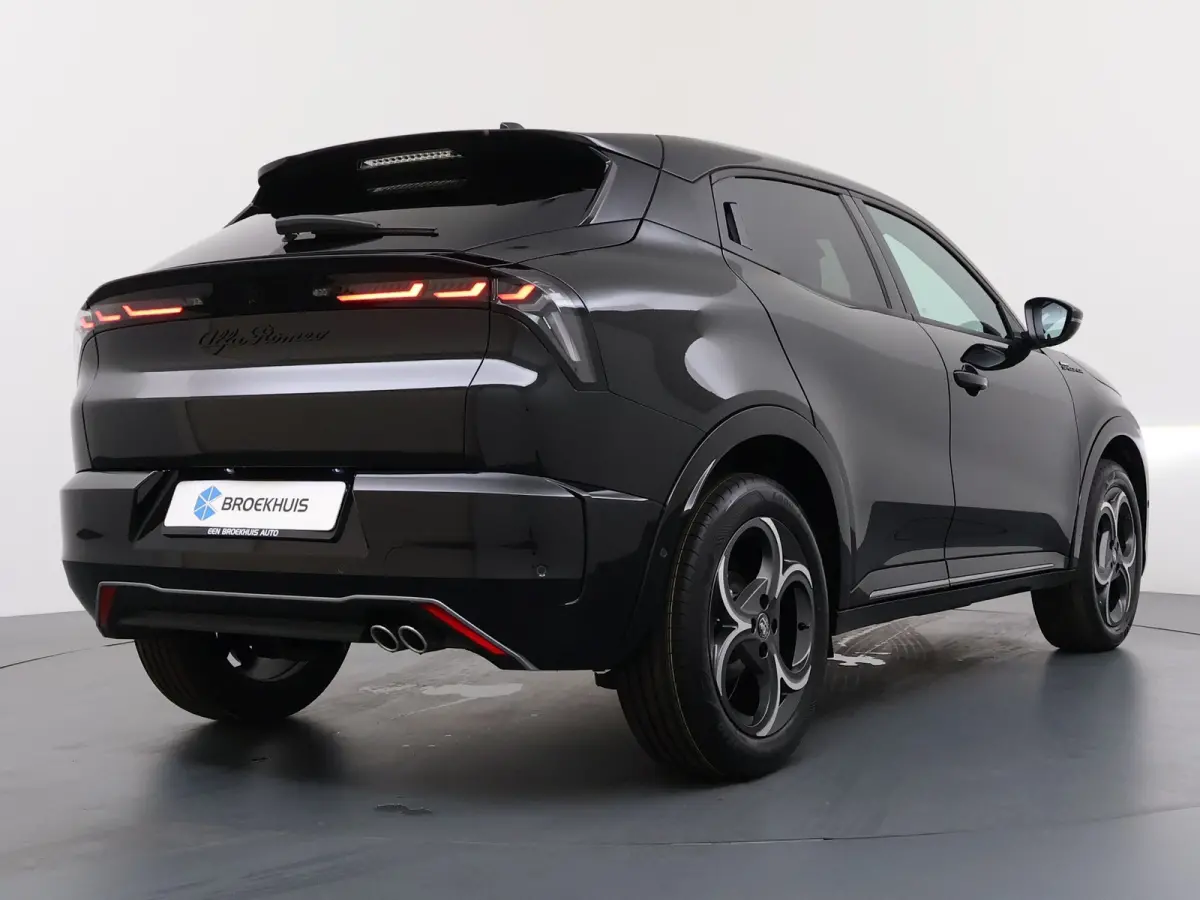 Ibrida 1.2 Hybrid Sport Speciale | Aansluiting (12V-aansluiting) in Bagage-/laadruimte | Achterbankleuning gedeeld/klapbaar (60:40) | Achterlichten LED