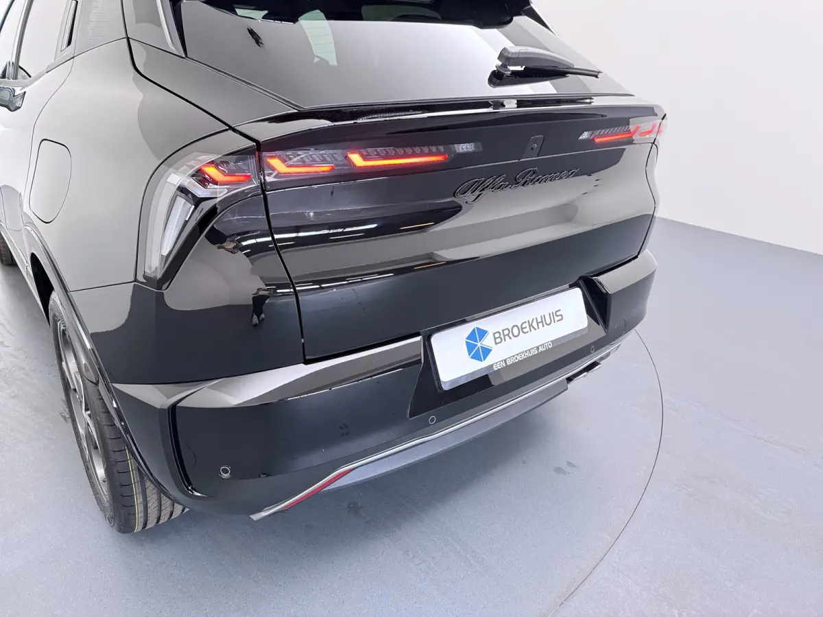 Ibrida 1.2 Hybrid Sport Speciale | Aansluiting (12V-aansluiting) in Bagage-/laadruimte | Achterbankleuning gedeeld/klapbaar (60:40) | Achterlichten LED