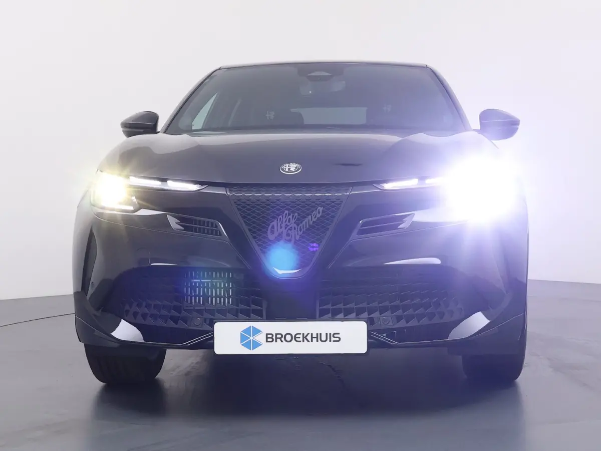 Ibrida 1.2 Hybrid Sport Speciale | Aansluiting (12V-aansluiting) in Bagage-/laadruimte | Achterbankleuning gedeeld/klapbaar (60:40) | Achterlichten LED