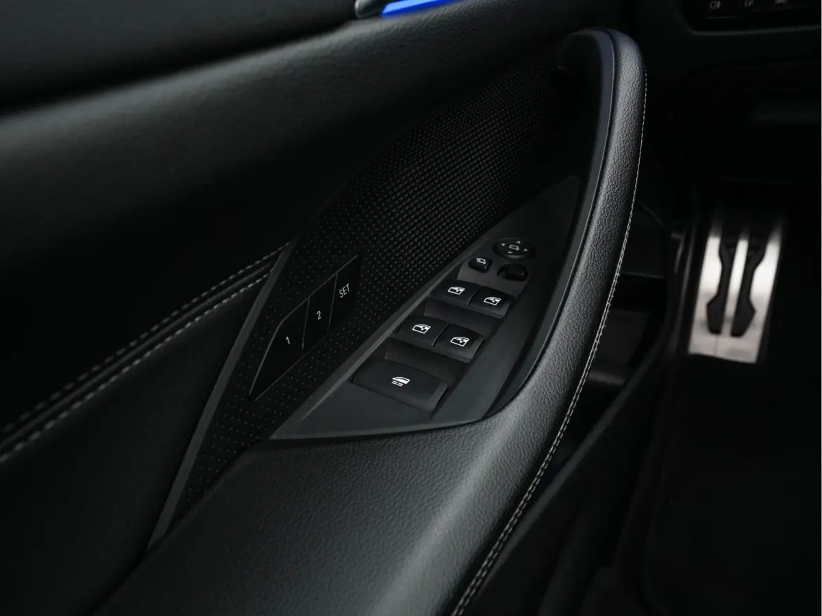 M440i xDrive High Executive (INCL-BTW) *LEATHER | LASER-LED | MEMORY-PACK | DIGI-COCKPIT | KEYLESS | HIFI-SOUND | SHIFTPADDLES | CAMERA | DAB | NAVI-FULLMAP | AMBIENTLIGHT | HEAD-UP | TOWBAR