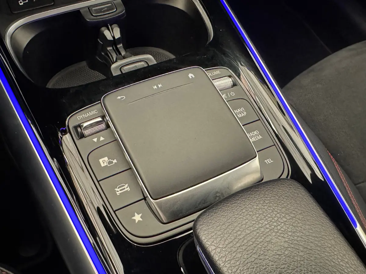 200 AMG Line 200! | AMG Pakket | Camera | Widescreen | Sensoren Voor & Achter | | AMG-styling | Bluetooth telefoonvoorbereiding | Cruise control