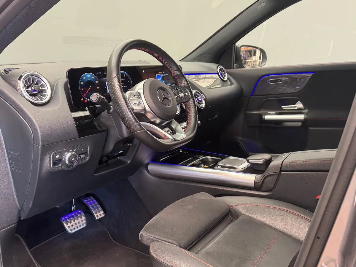 200 AMG Line 200! | AMG Pakket | Camera | Widescreen | Sensoren Voor & Achter | | AMG-styling | Bluetooth telefoonvoorbereiding | Cruise control