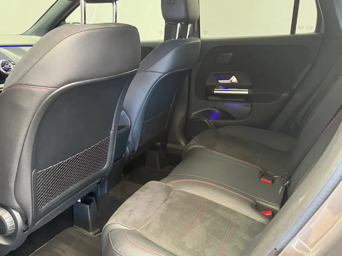 200 AMG Line 200! | AMG Pakket | Camera | Widescreen | Sensoren Voor & Achter | | AMG-styling | Bluetooth telefoonvoorbereiding | Cruise control