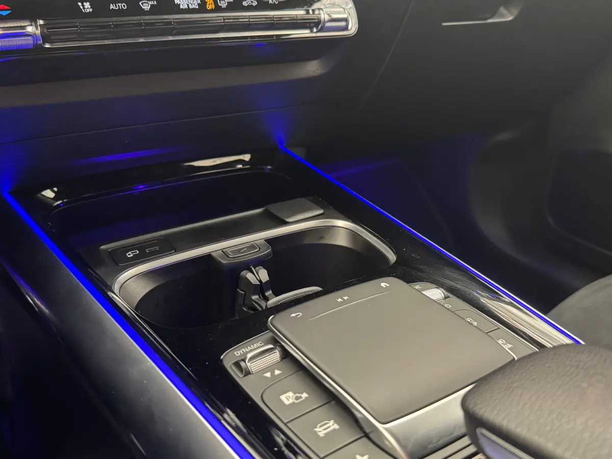 200 AMG Line 200! | AMG Pakket | Camera | Widescreen | Sensoren Voor & Achter | | AMG-styling | Bluetooth telefoonvoorbereiding | Cruise control