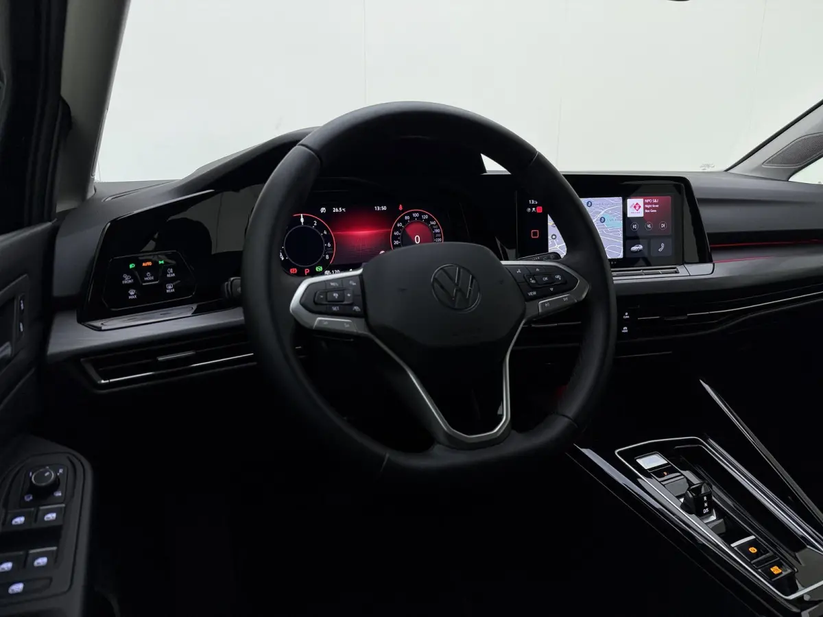 1.4 eHybrid Style | Apple Carplay / Android Auto | Ergo Comfort Stoelen | Lichtmetalen Velgen | Sfeerverlichting |