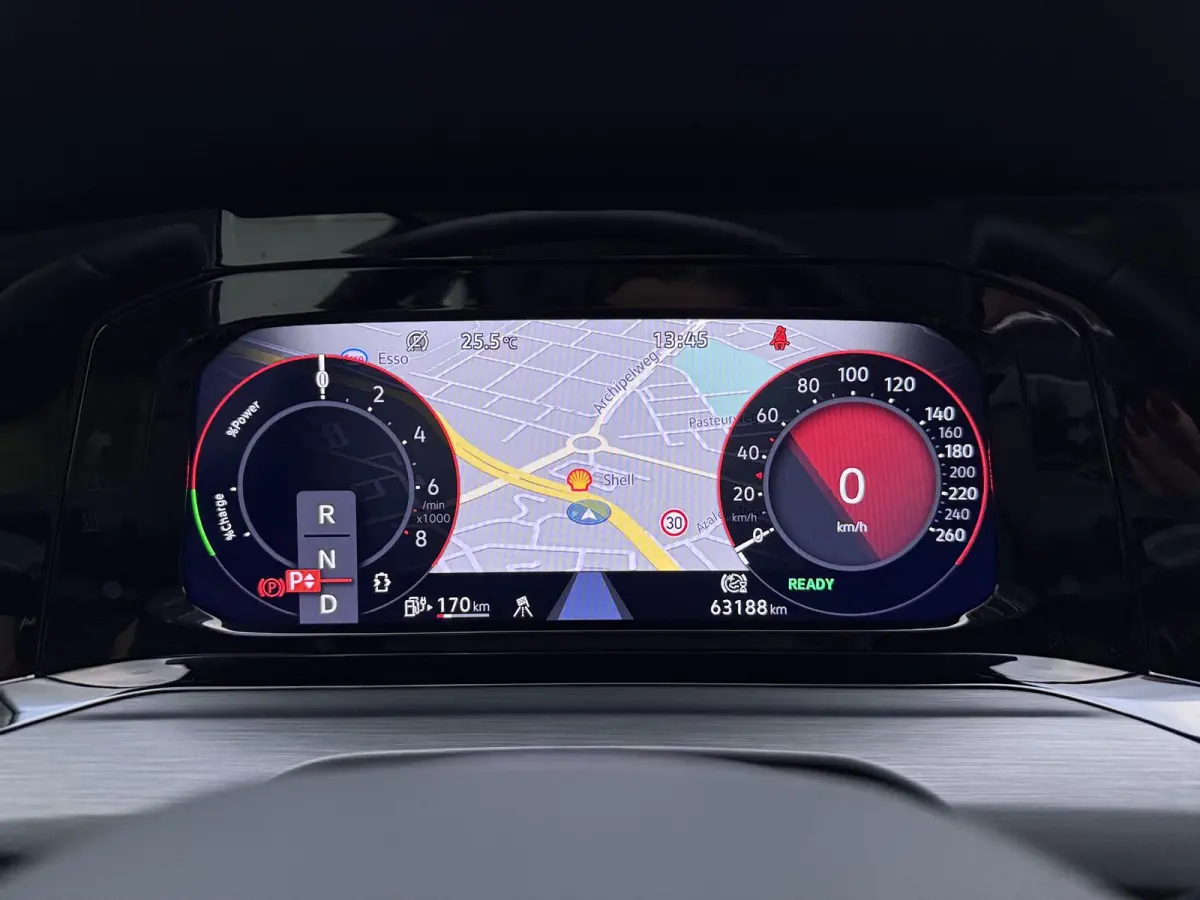 1.4 eHybrid Style | Apple Carplay / Android Auto | Ergo Comfort Stoelen | Lichtmetalen Velgen | Sfeerverlichting |