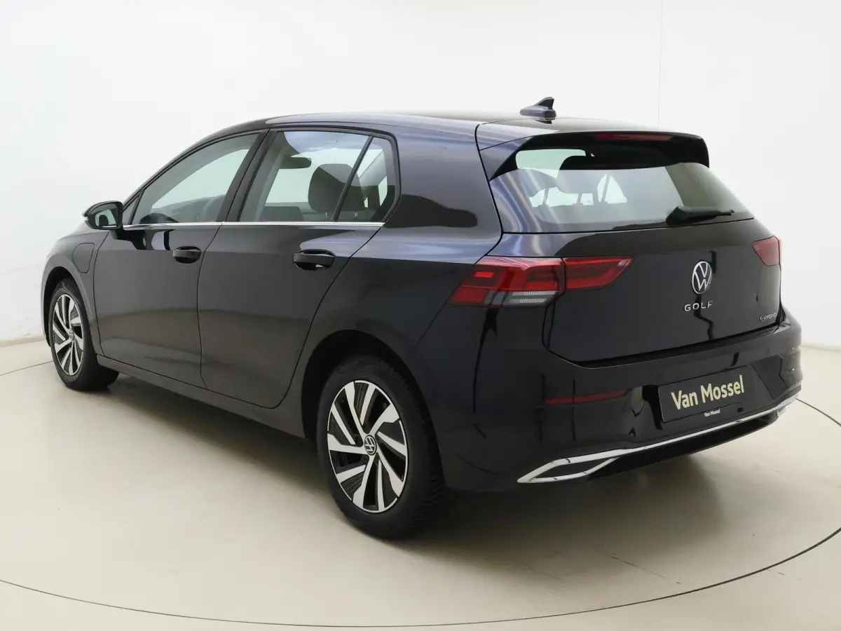 1.4 eHybrid Style | Apple Carplay / Android Auto | Ergo Comfort Stoelen | Lichtmetalen Velgen | Sfeerverlichting |