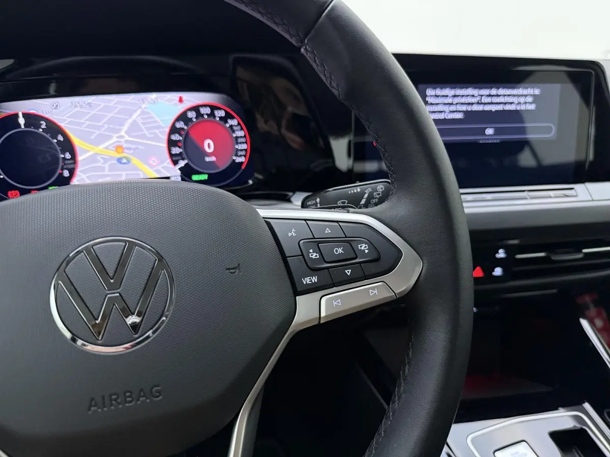 1.4 eHybrid Style | Apple Carplay / Android Auto | Ergo Comfort Stoelen | Lichtmetalen Velgen | Sfeerverlichting |