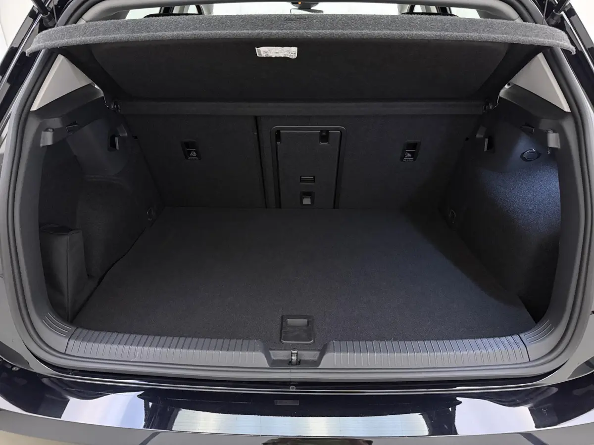 1.4 eHybrid Style | Apple Carplay / Android Auto | Ergo Comfort Stoelen | Lichtmetalen Velgen | Sfeerverlichting |