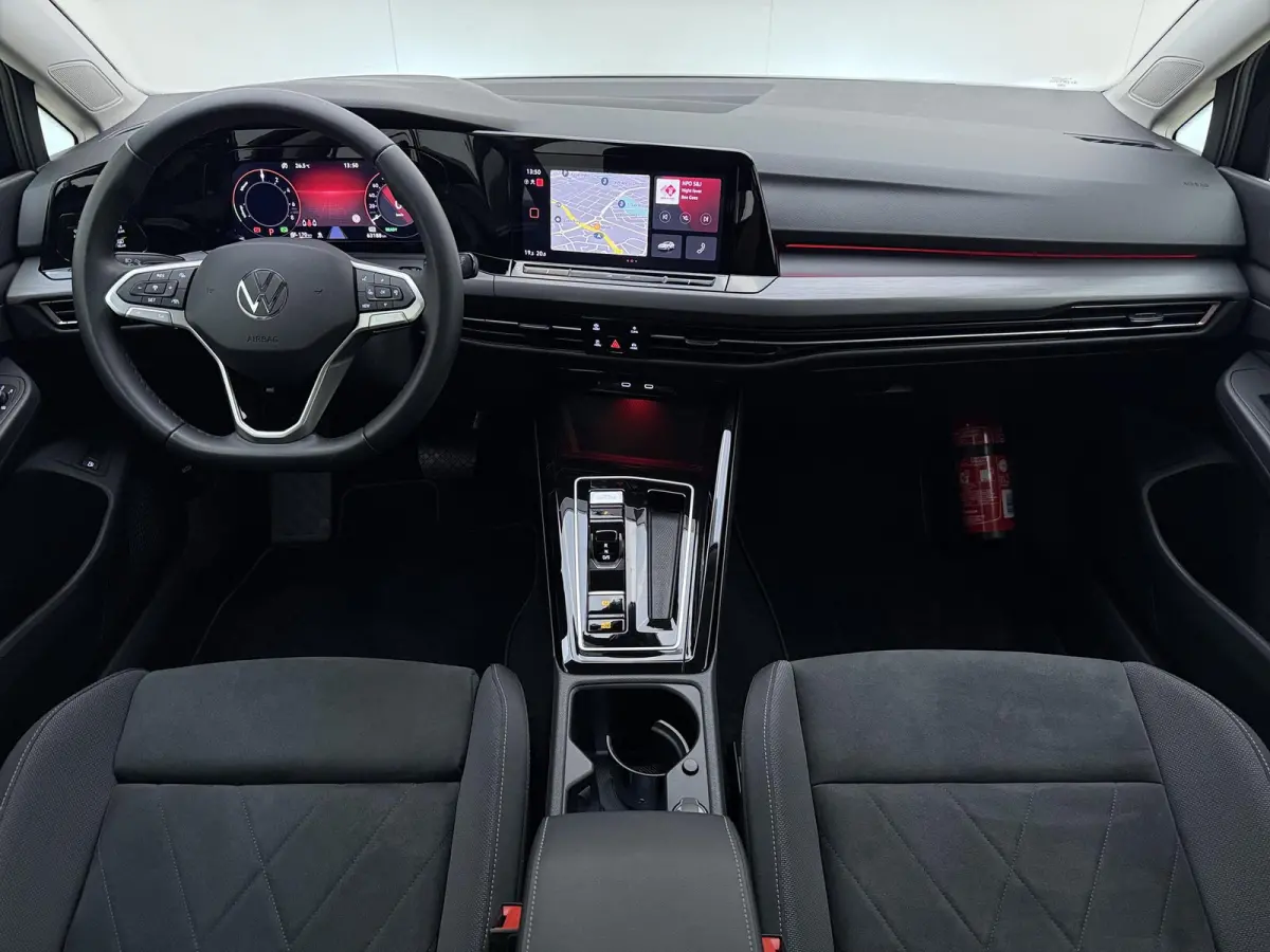 1.4 eHybrid Style | Apple Carplay / Android Auto | Ergo Comfort Stoelen | Lichtmetalen Velgen | Sfeerverlichting |